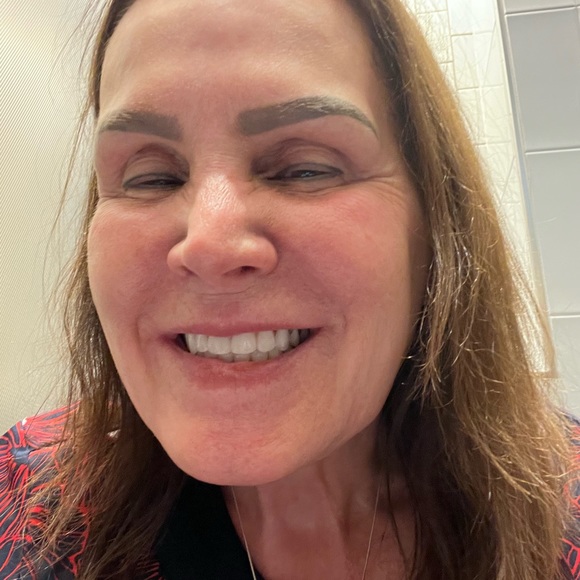 Meet your Posher, Cindy - Picture 2 of 2